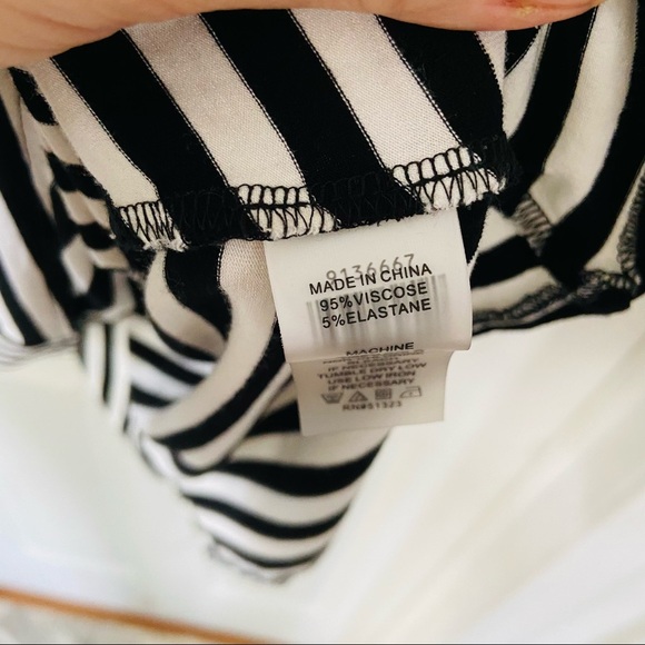 VINCE CAMUTO black & white striped asymmetrical sleeveless stretch shirt size XS - Picture 4 of 9